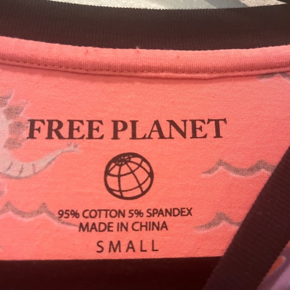 Free Planet Coral Tee with Dinosaur Print - Picture 4 of 5